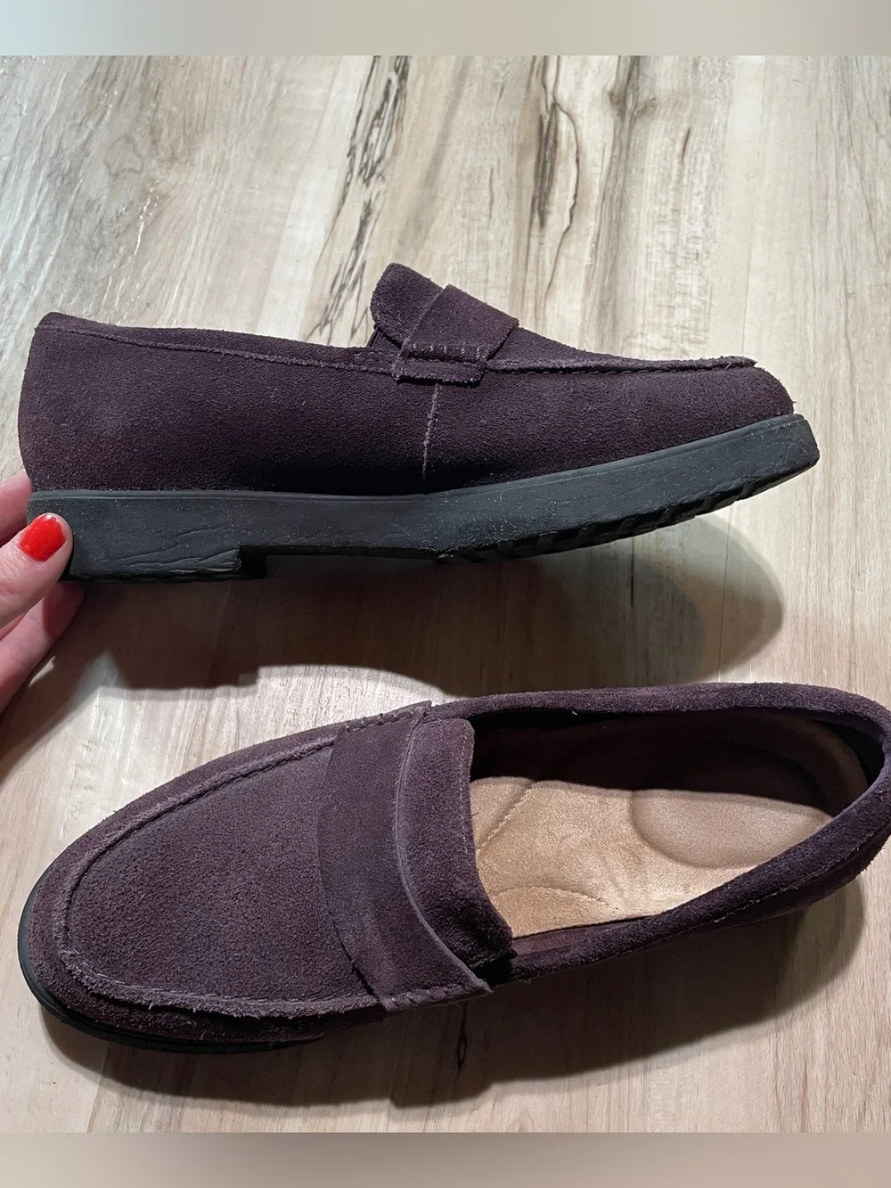 Clark’s comfort casual purple Suede Penny Loafers in Dark Plum women’s size: 7.5
